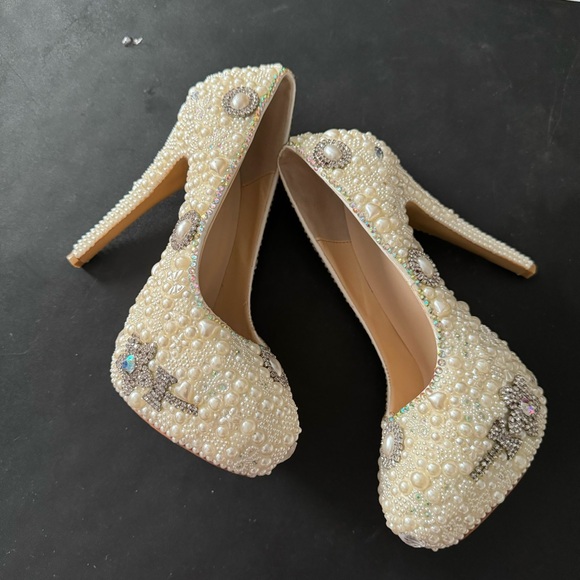 Wedding shoes 💍🤑 - Picture 2 of 5